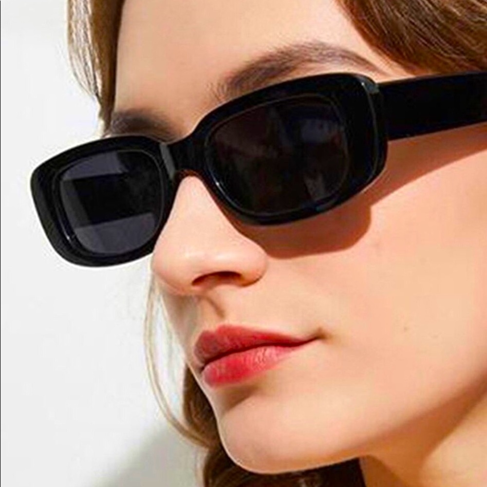 New! Black Rectangle Sunglasses